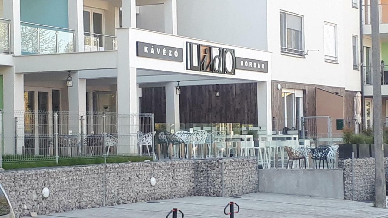 Lido Riviera Apartman 발라톤엘 외부 사진
